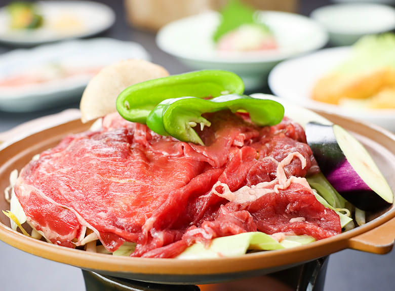 信州牛と季節の自家栽野菜の陶板焼き